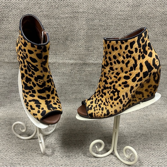 Kuda leopard print peep toe wedge calf hair booties sz 6 Naughty Monkey NEW - Picture 1 of 15